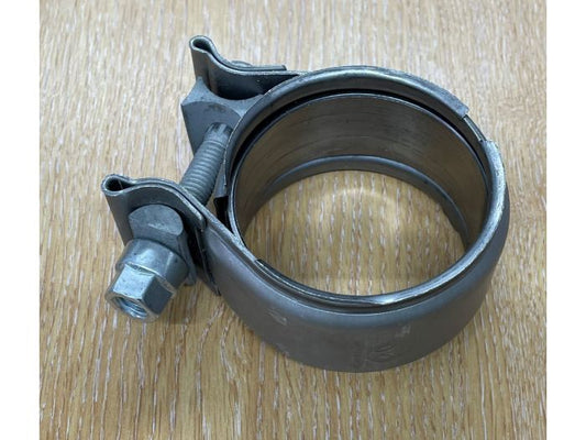 LR007465 - EXHAUST CLAMP FROM DOWNPIPE TO CENTRE BOX - FOR CERTAIN LAND ROVER AND RANGE ROVER - TDV7 (2.7 & 3.0), 4.4 TDV8 AND 2.0 INGENIUM