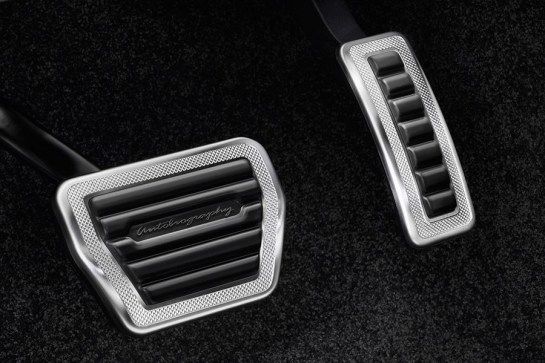 LR074266 - RANGE ROVER L405 AUTOBIOGRAPHY PEDAL COVERS - GENUINE LAND ROVER (FITS UP TO HA999999 CHASSIS NUMBER)